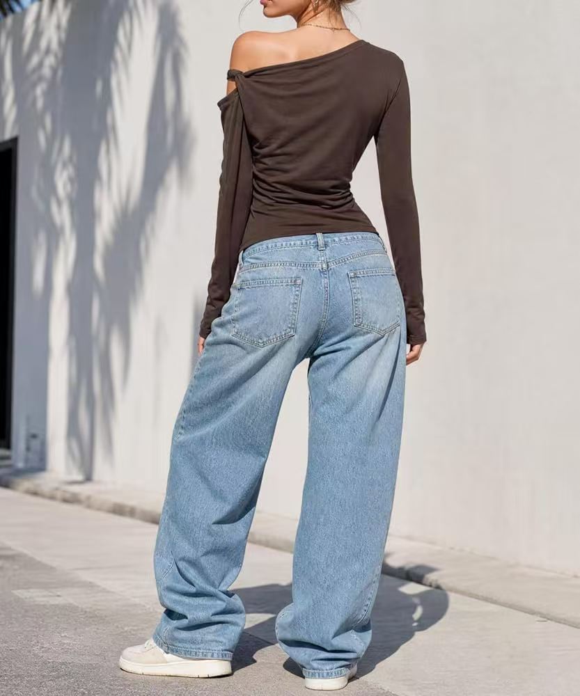 Asymmetric Knot Top
